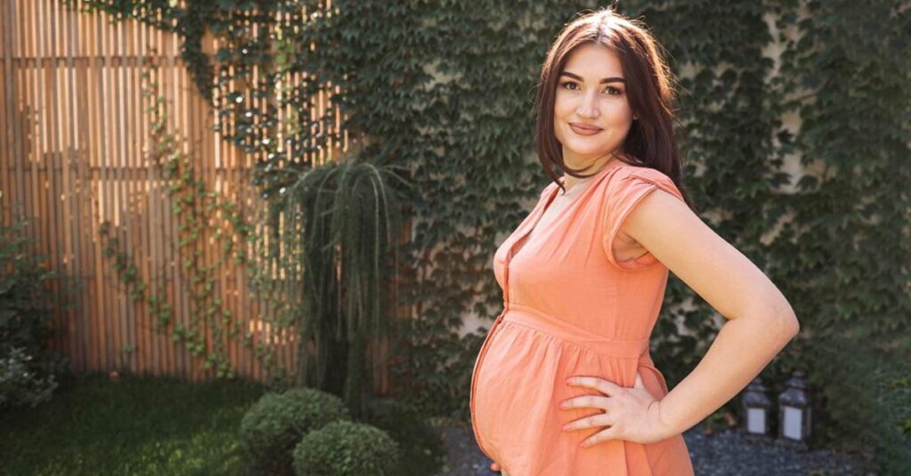 Pregnancy Glow: Expert Explains If It Is Real Or A Myth? - The Monk