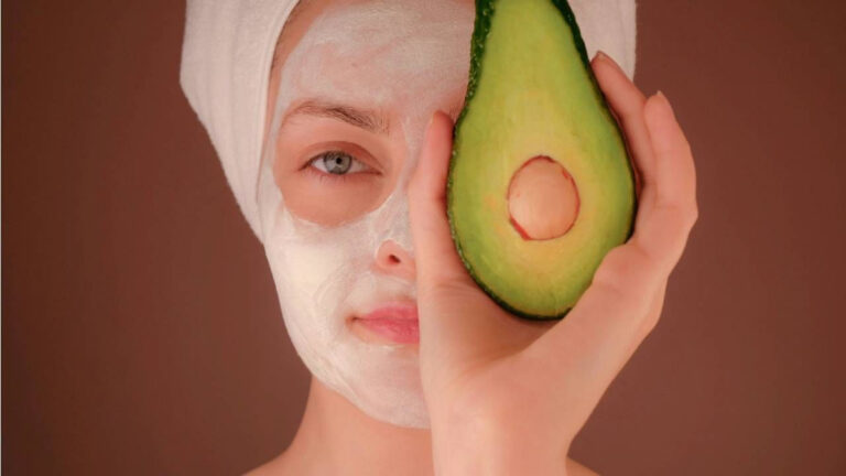 These 4 Homemade Face Masks Will Help You Get Rid Of Dry And Uneven Skin In Winter